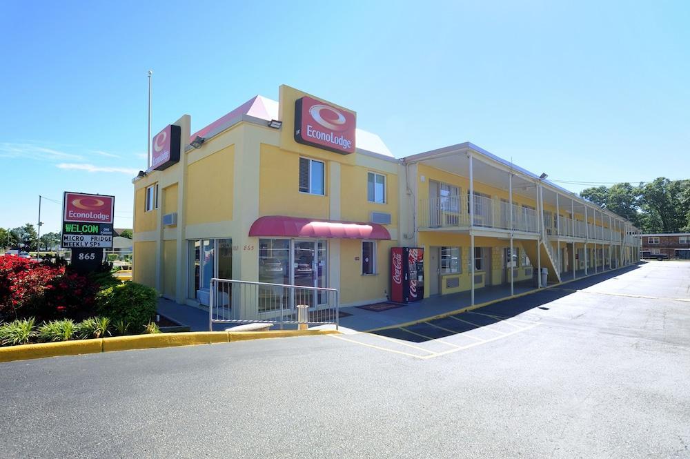 Econo Lodge At Military Circle Norfolk Exterior photo